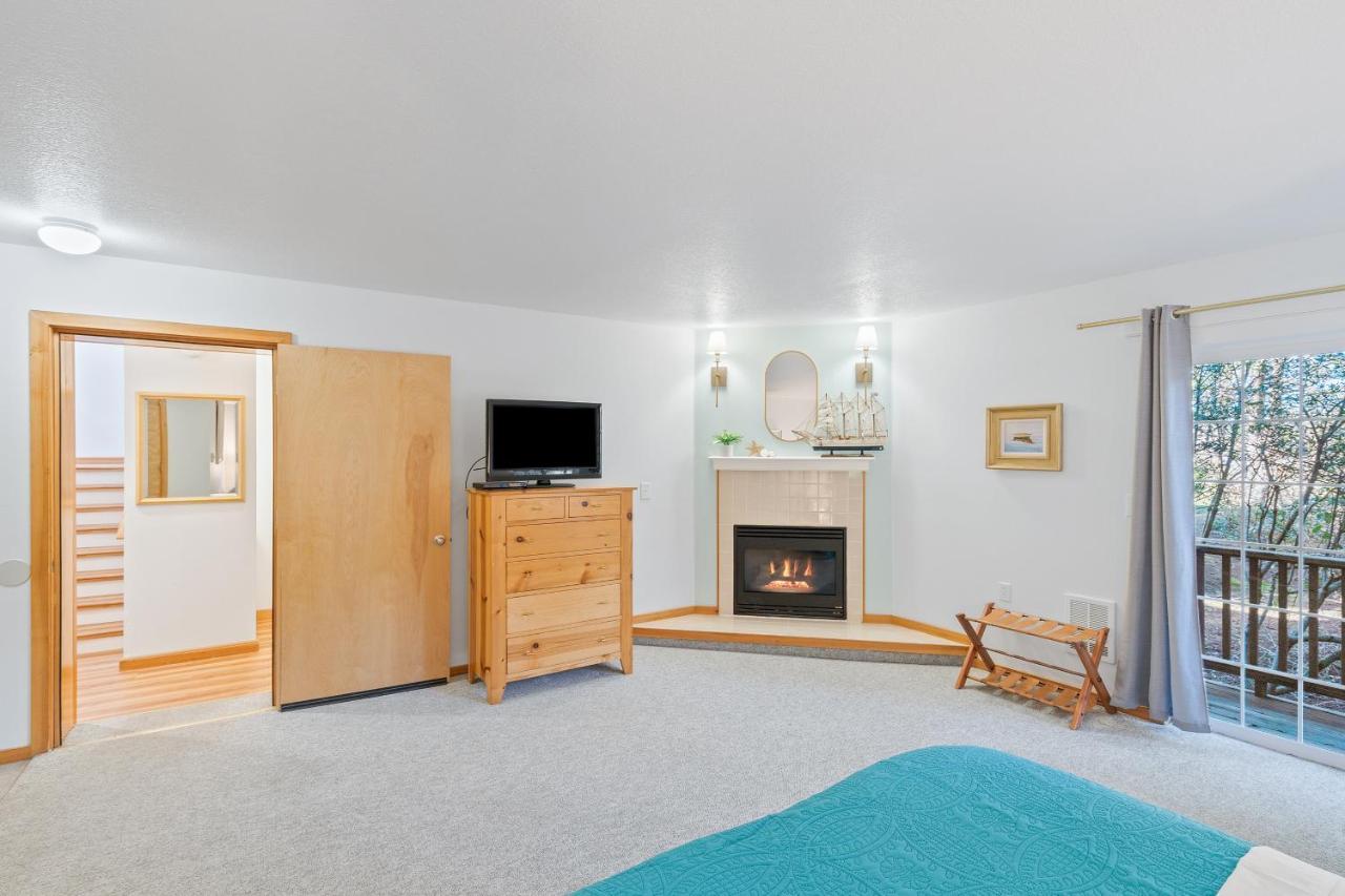 Cannon Beach Vibes, Steps To The Beach,Wifi,3 Full Bedroom En Suites With 3 Fireplaces,Near Downtown Luaran gambar
