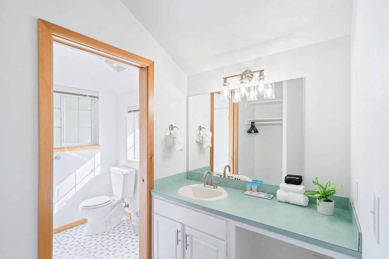 Cannon Beach Vibes, Steps To The Beach,Wifi,3 Full Bedroom En Suites With 3 Fireplaces,Near Downtown Luaran gambar