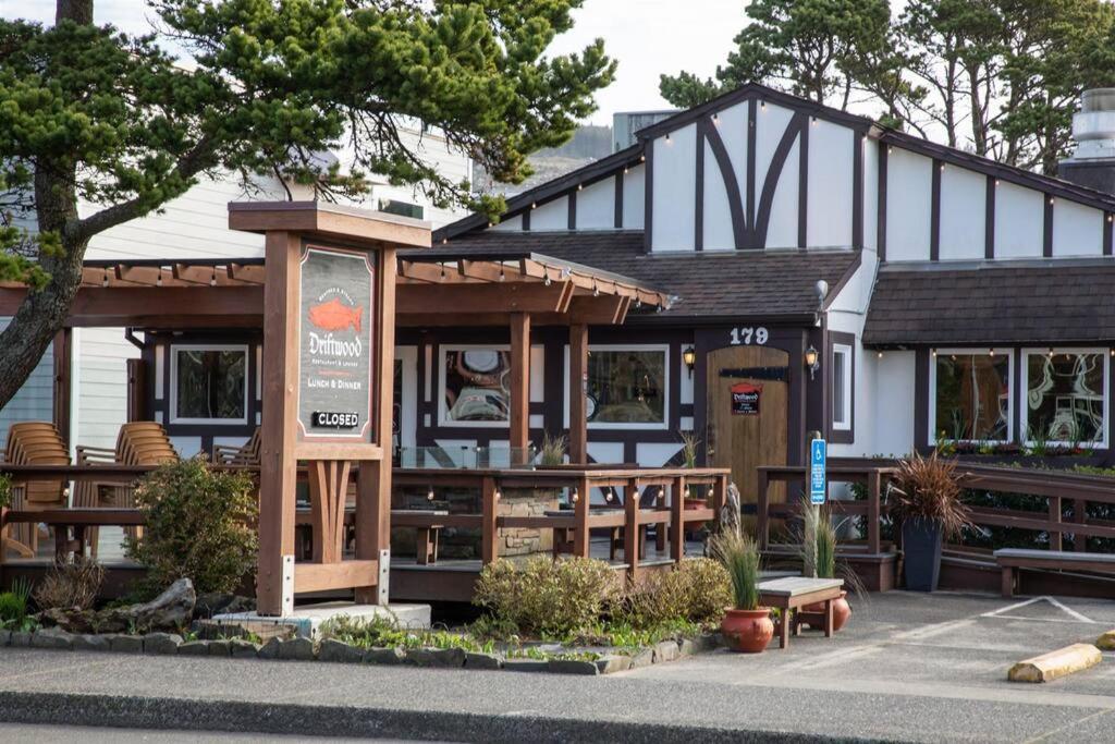 Cannon Beach Vibes, Steps To The Beach,Wifi,3 Full Bedroom En Suites With 3 Fireplaces,Near Downtown Luaran gambar